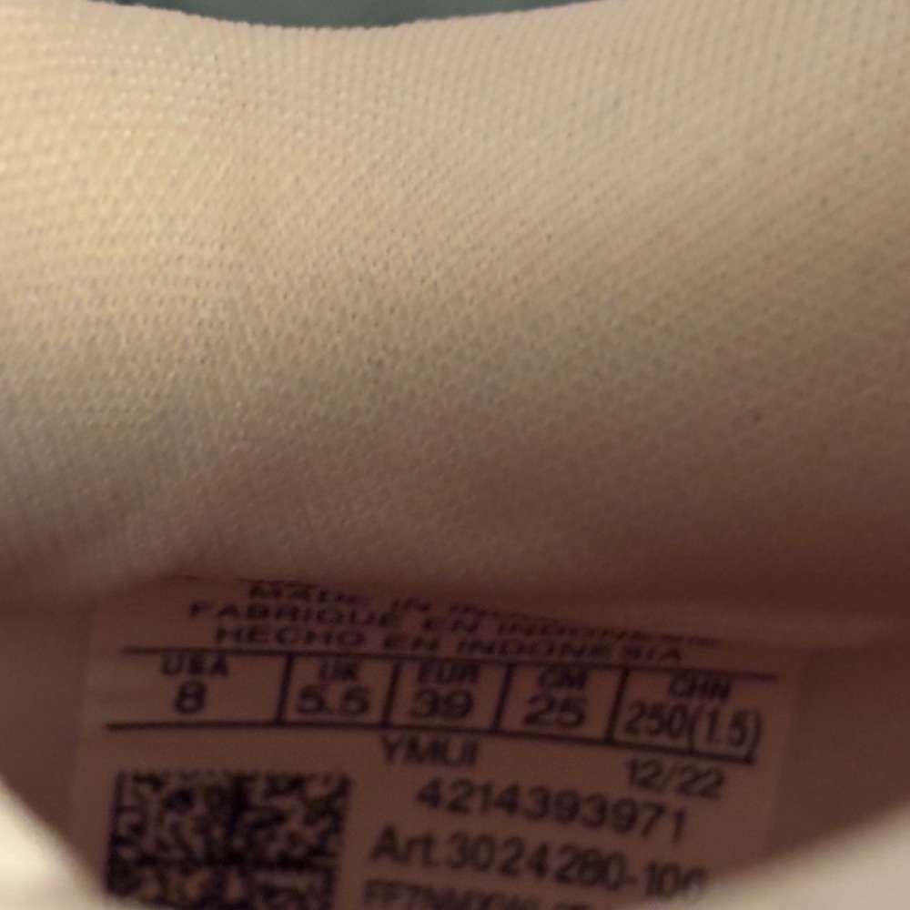 White Under Armor cleats - Picture 3 of 3